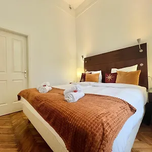 https://elizabeths-treasure-deluxe.inbudapesthotels.com