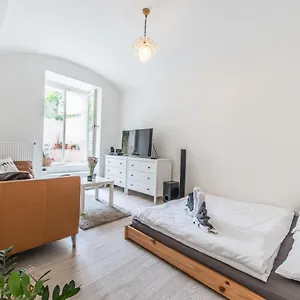 Apartment Quiet In The Center With Own Terrace, Prag