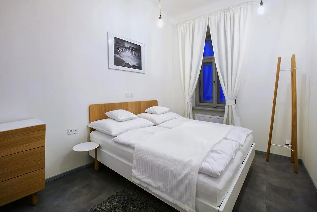 Apartments At The Blue Duckling Prag 0*,